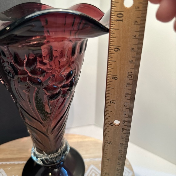 Amethyst Color Ruffle Vase 10 Inches High Daffodils pattern embossed - Picture 12 of 13